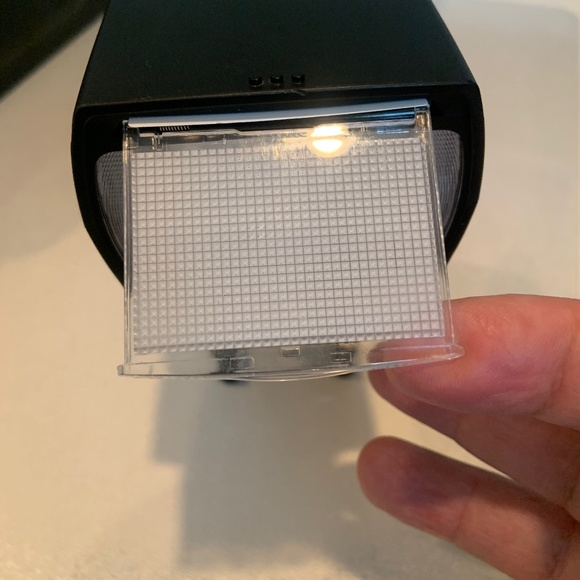 YONGUNO SPEEDLIGHT AND WIRELESS FLASH CONTROLLER- FOR NIKON CAMERAS - Picture 5 of 16